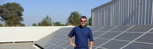 Michael McGee y AISO solares Paneles